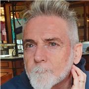 formatore laureato in Giurisprudenza + 2 master (area lavoro e relazioni industriali) offresi per insegnamento